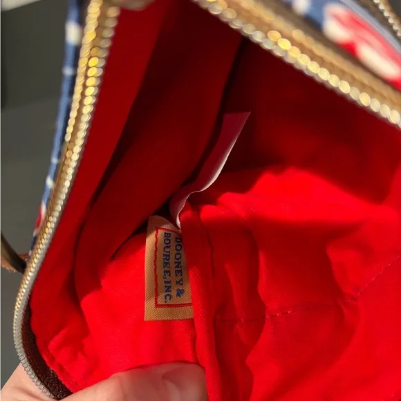 Dooney & Bourke
Chicago Cubs Nylon Triple Zip Crossbody - Picture 5 of 9